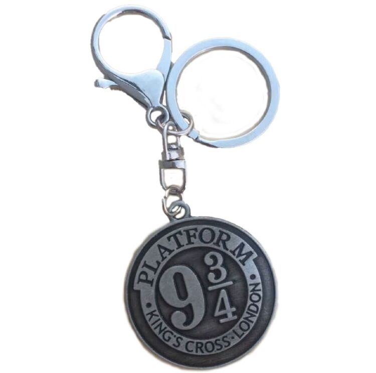 Брелок Harry Potter Hogwarts express Платформа 9 3/4 Гарри Поттер (цвет серый) Брелок Harry Potter Hogwarts express Платформа 9 3/4 Гарри Поттер (цвет серый)